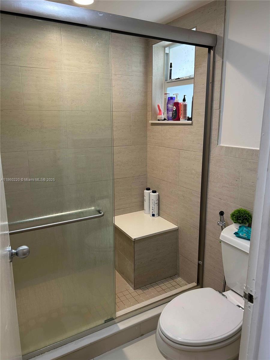 VILLAS OF MIAMI LAKES CON - Residential Lease