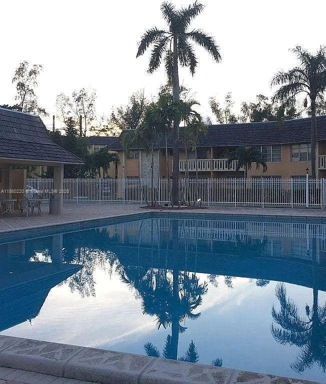 VILLAS OF MIAMI LAKES CON - Residential Lease