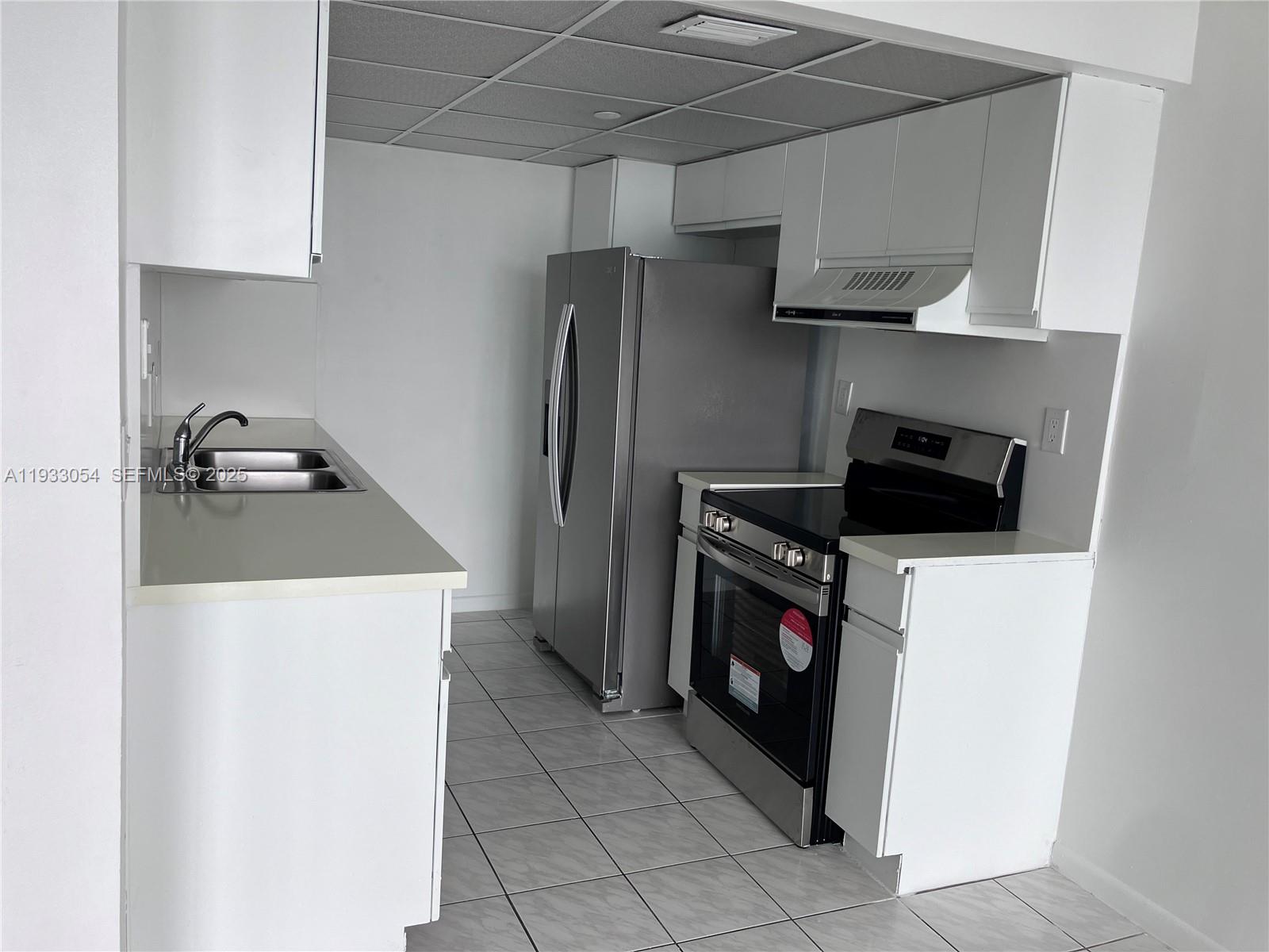 FAIRVIEW HOUSE CONDO - Residential