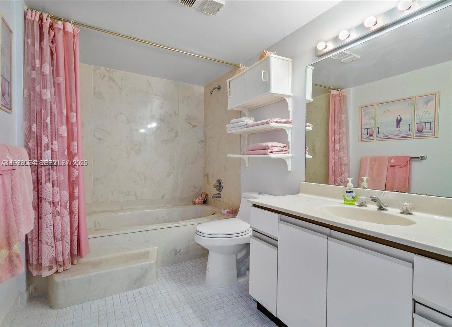 FAIRVIEW HOUSE CONDO - Residential