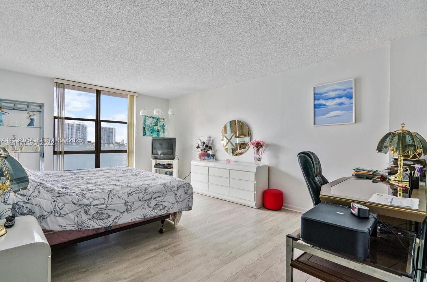 FAIRVIEW HOUSE CONDO - Residential