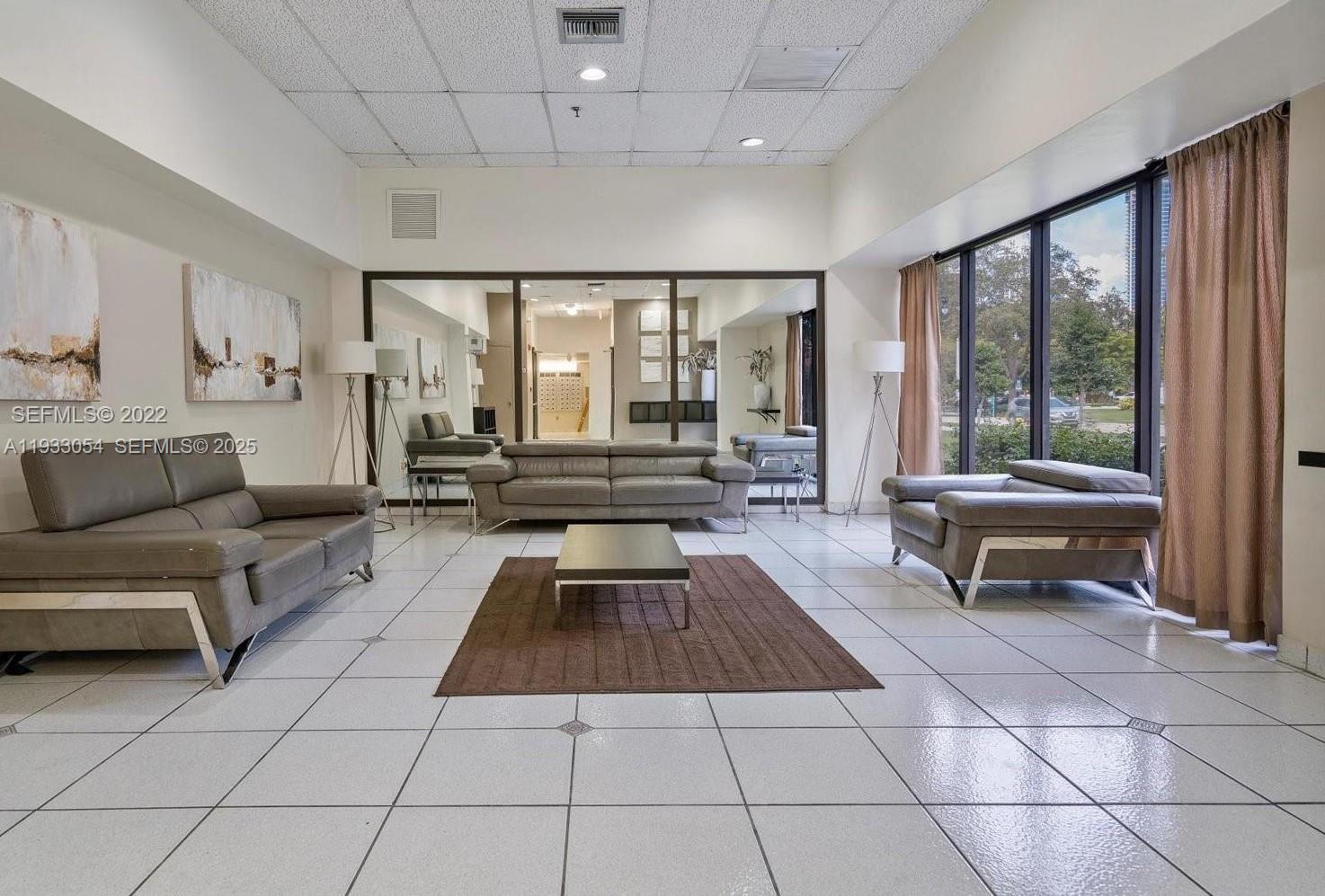 FAIRVIEW HOUSE CONDO - Residential