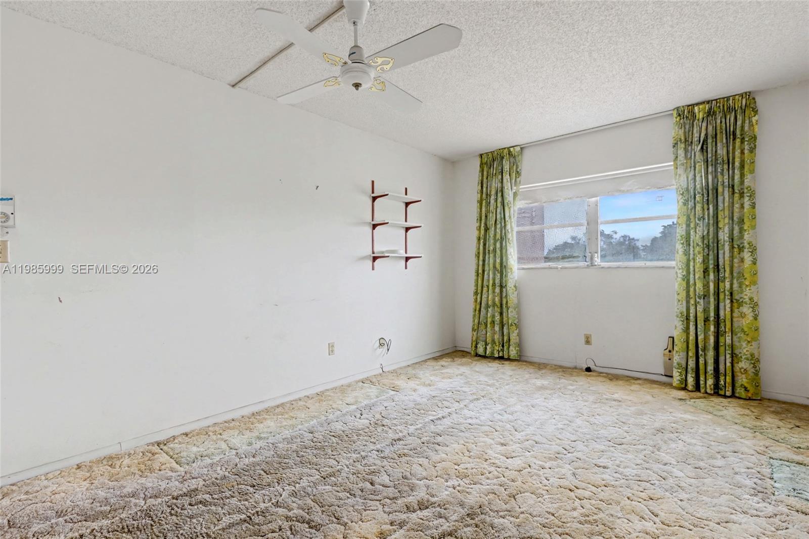 ORIOLE GOLF & TENNIS CLUB - Residential