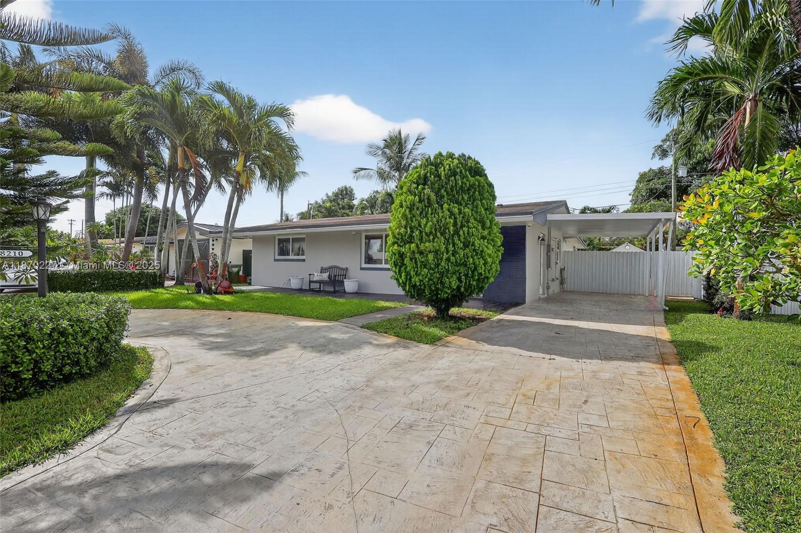 8210 NW 10th St