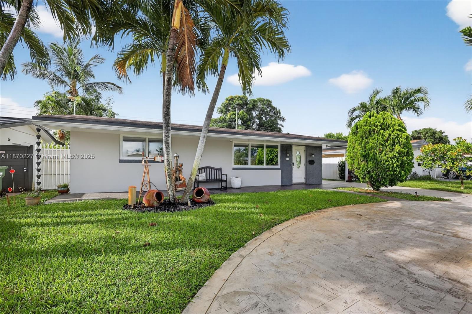 8210 NW 10th St