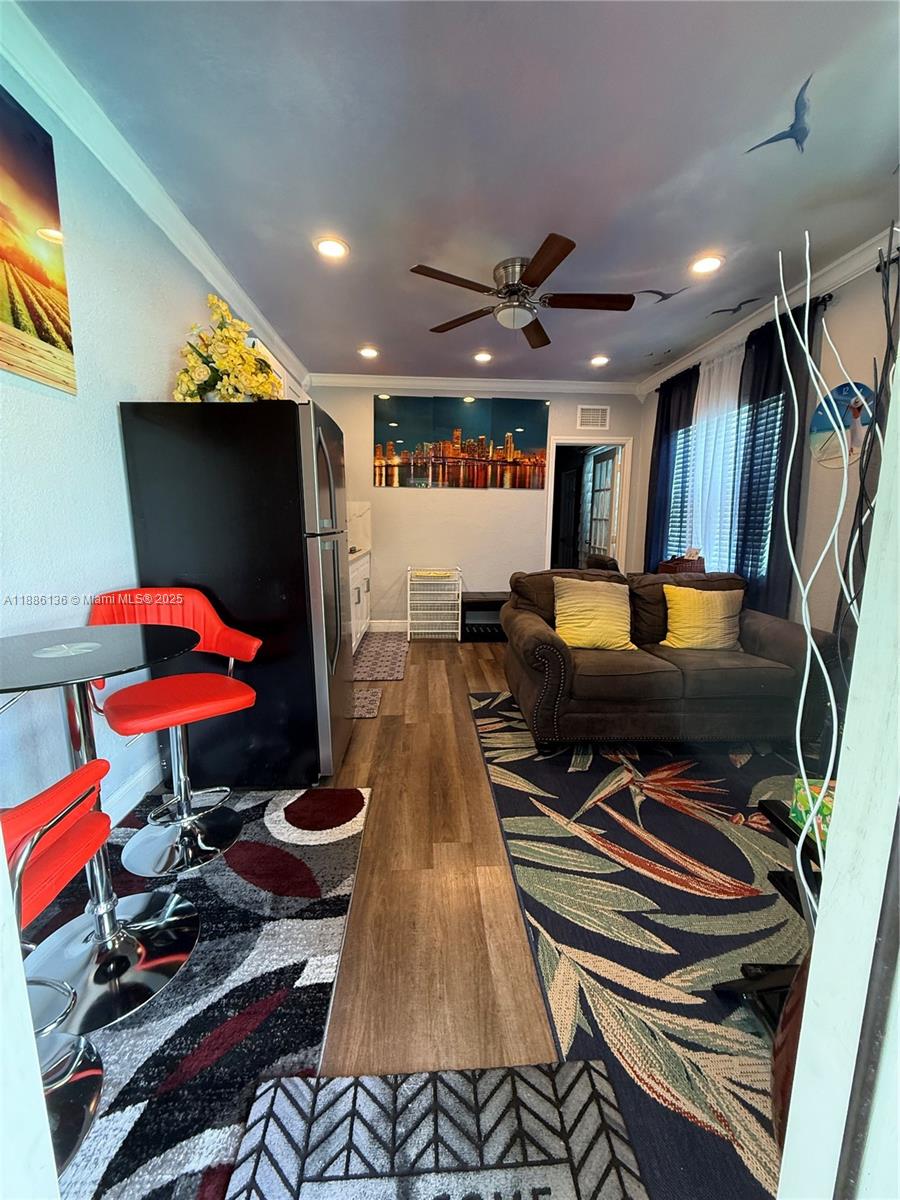 LAUDERDALE LAKES EAST GAT - Residential Lease