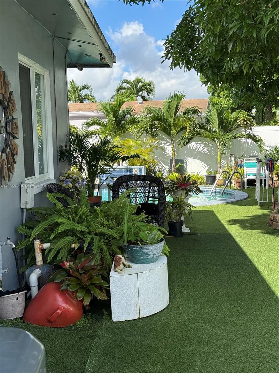 LAUDERDALE LAKES EAST GAT - Residential Lease