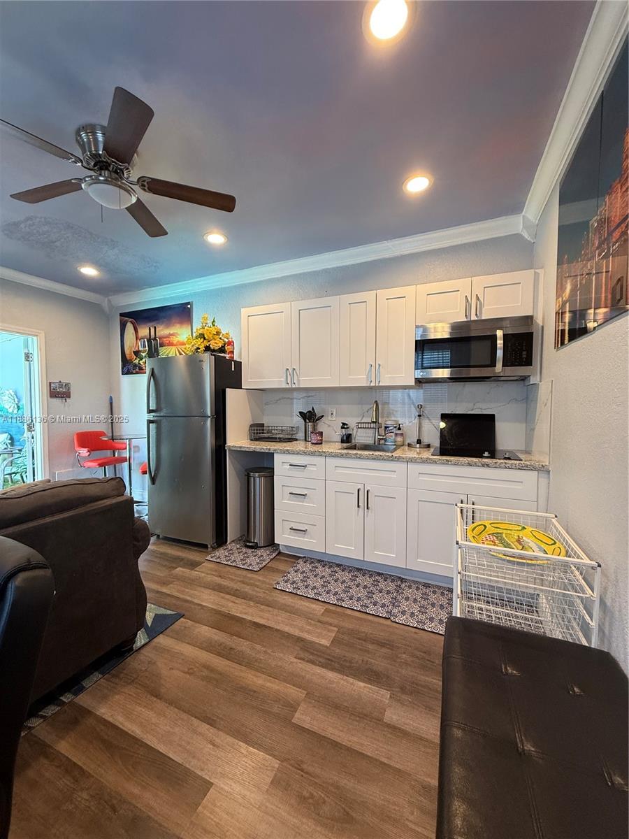 LAUDERDALE LAKES EAST GAT - Residential Lease