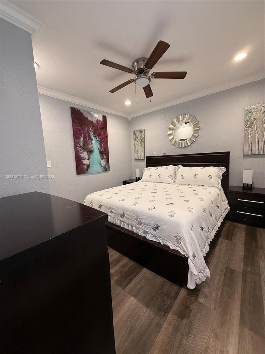 Welcome to this Luxurious 1 bedroom, 1 bathroom ,Elegantly furnished with stylish high quality pieces .bright and open poolview living area. utilities included, electricity,water and high-speed internet.quiet well kept community with on site parking and own entrance. no smoking , no pets. perfect for a single proffessional or someone needing a short term space.