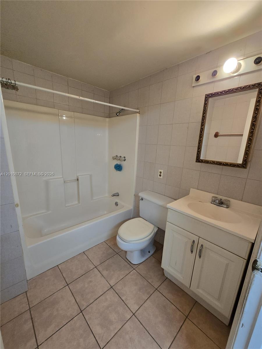 HIALEAH 13TH ADDN AMD PL - Residential