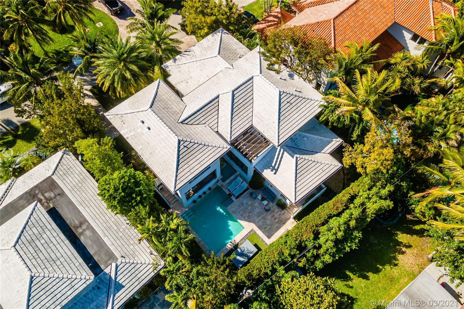 TROPICAL ISLE HOMES SUB - Residential