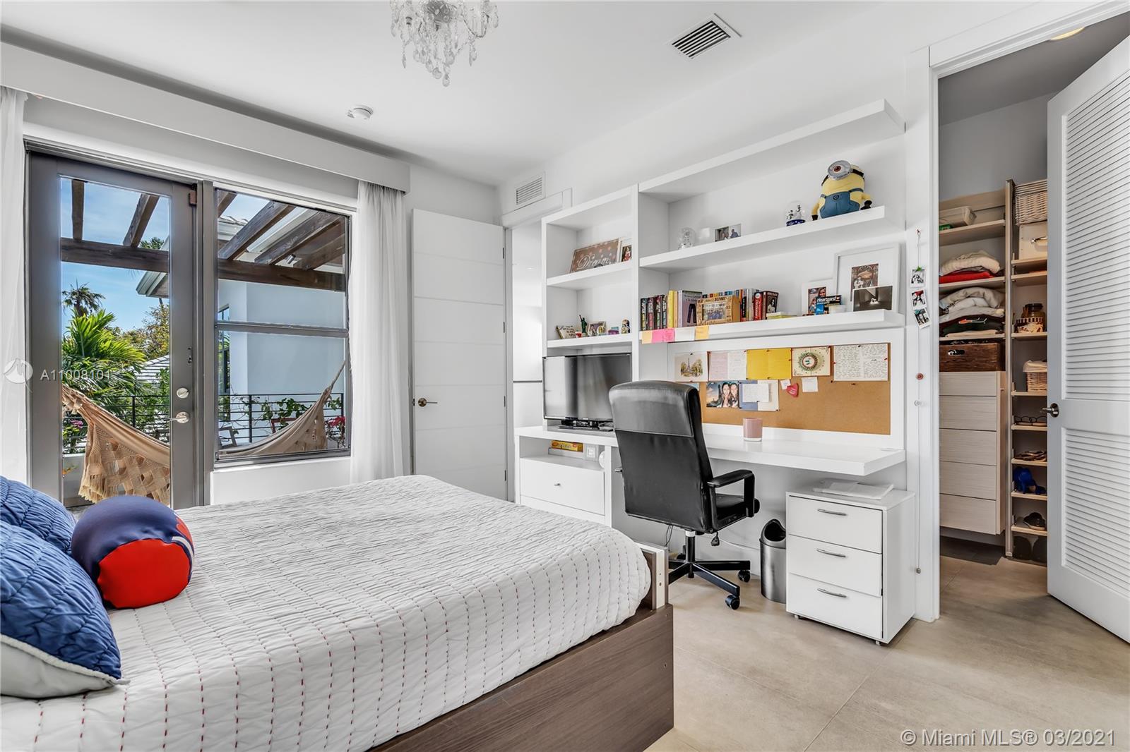 TROPICAL ISLE HOMES SUB - Residential