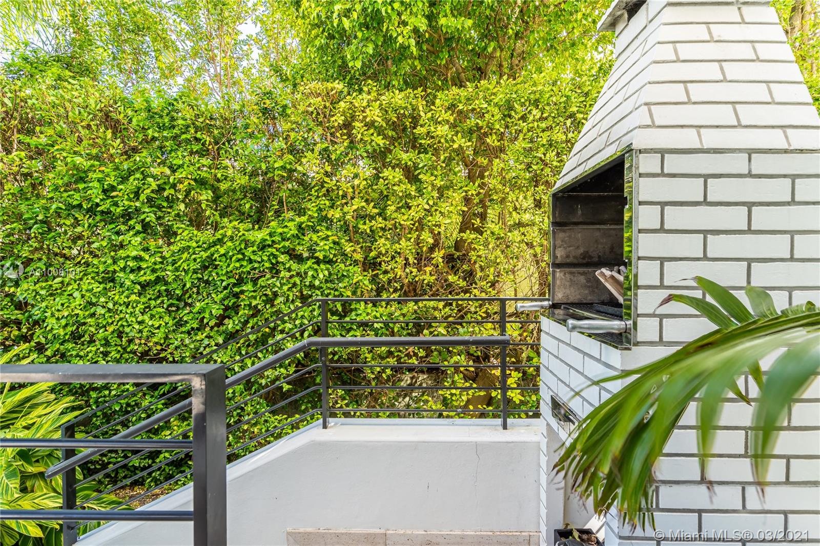 TROPICAL ISLE HOMES SUB - Residential