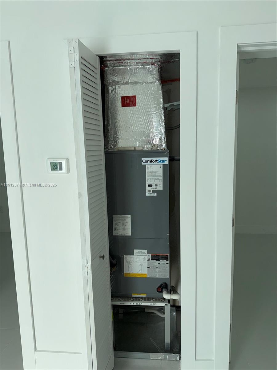 PALM SPRINGS ESTS 9TH ADD - Residential Lease