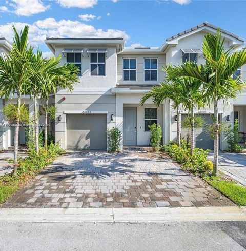 17033 SW 1st St Pembroke Pines FL 33027