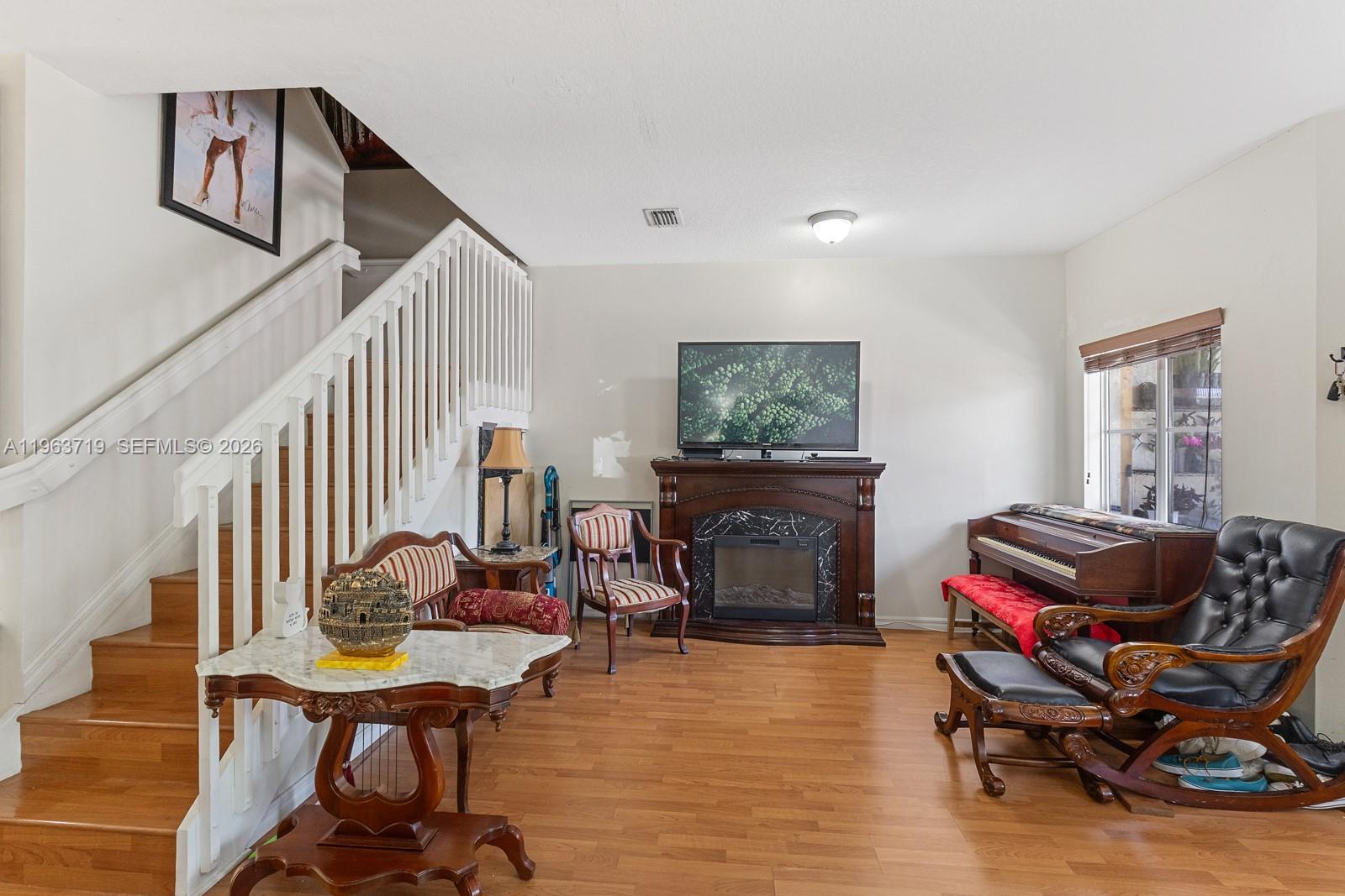 VENETIA GROVE - Residential