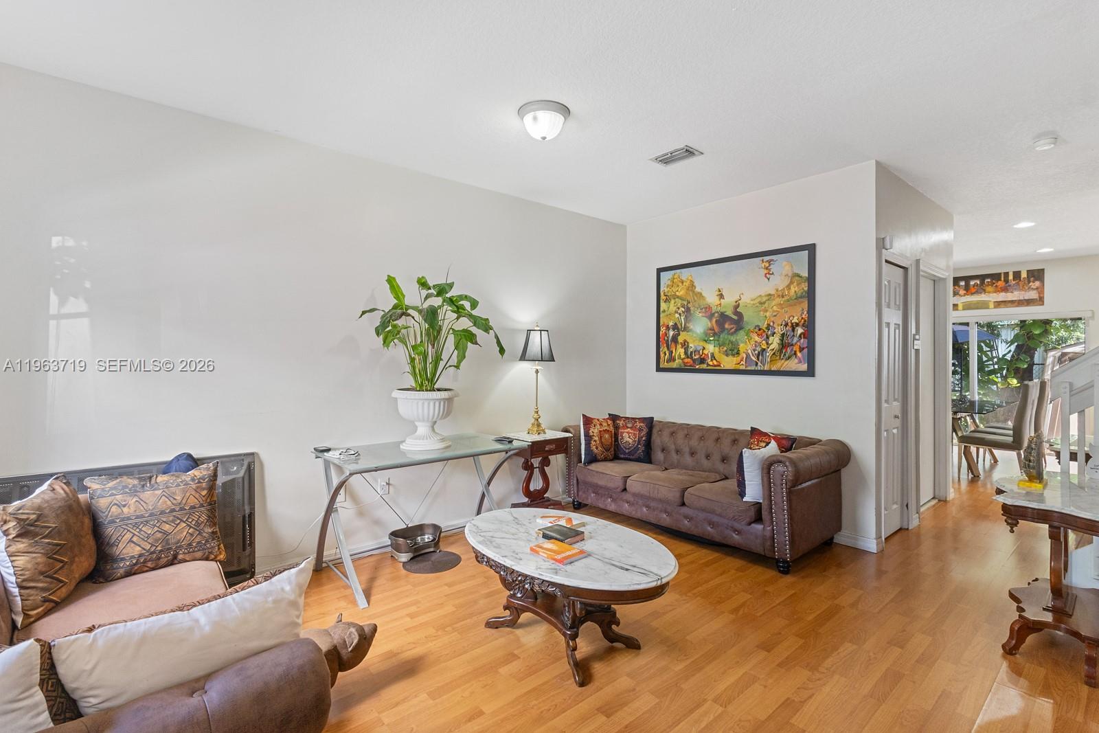 VENETIA GROVE - Residential