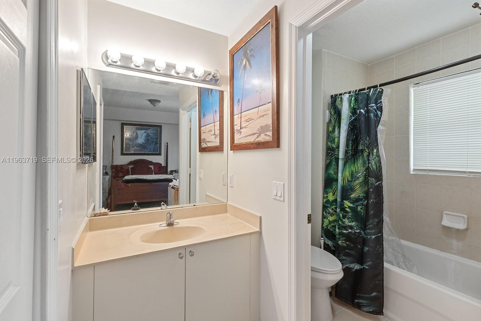 VENETIA GROVE - Residential