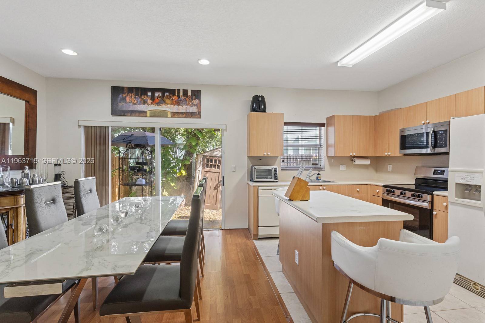 VENETIA GROVE - Residential