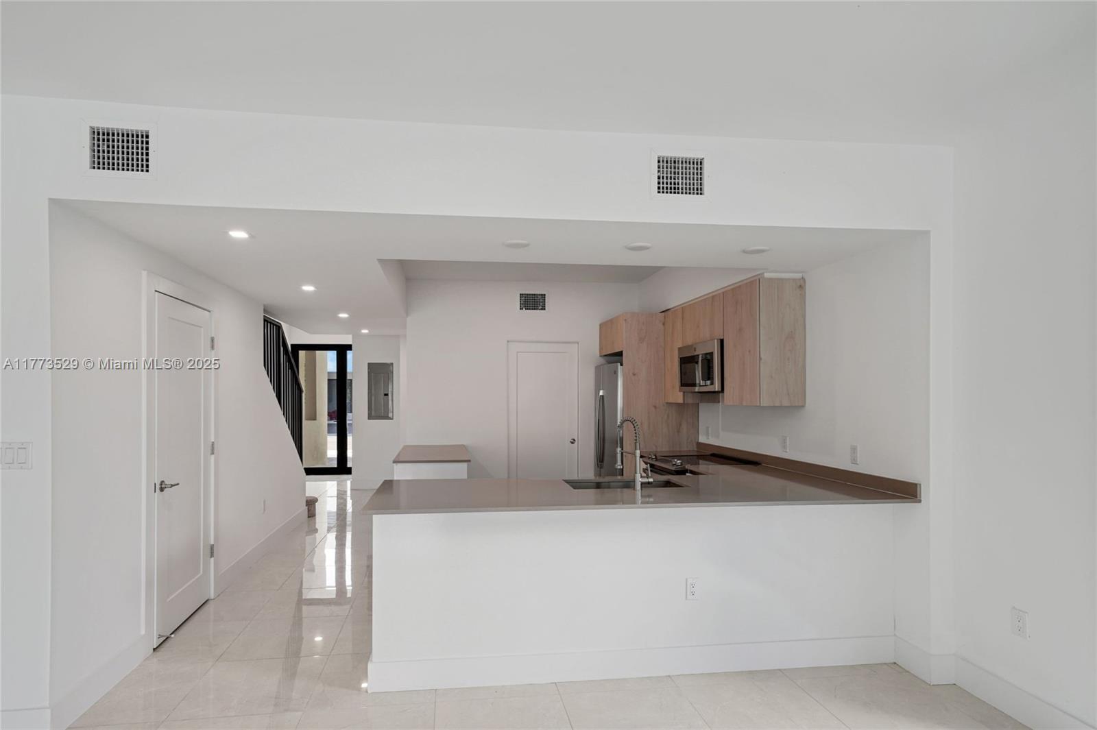 4149 Oak Pl