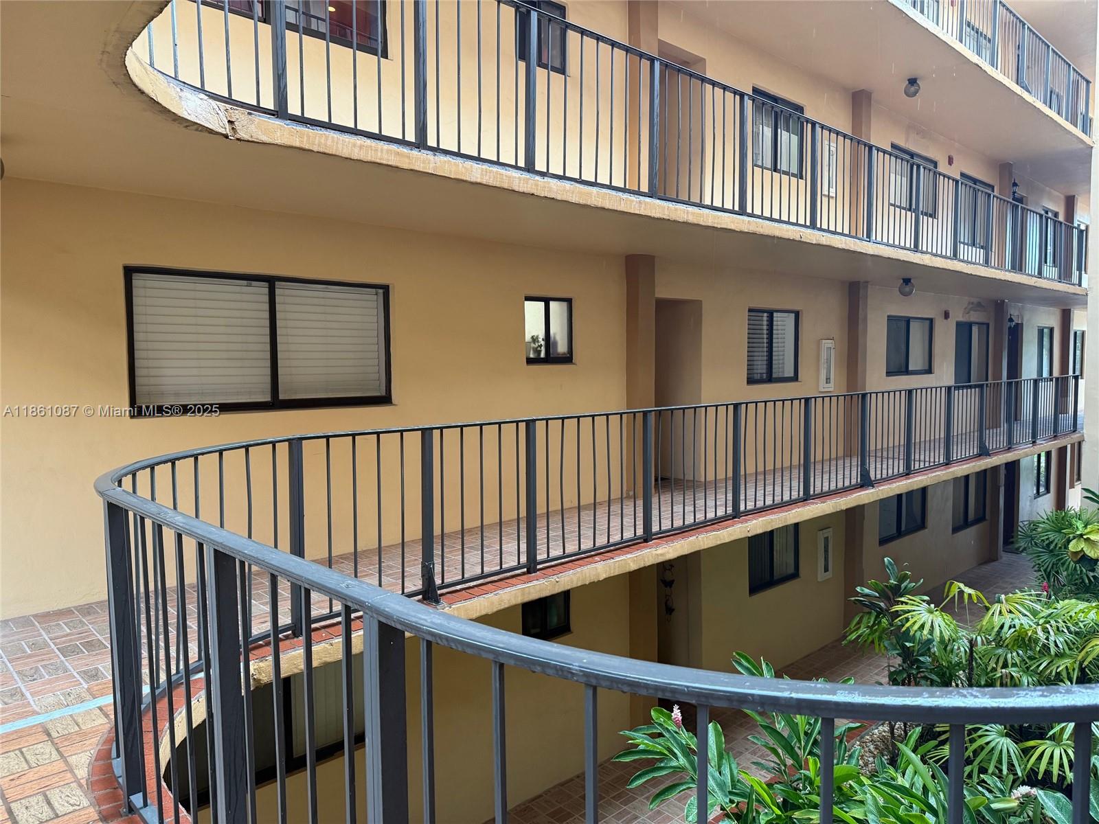 HORIZONS WEST CONDO #2 - Residential