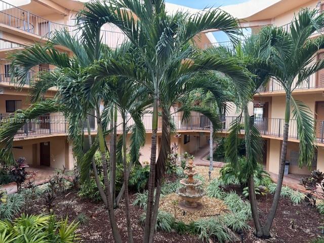 HORIZONS WEST CONDO #2 - Residential