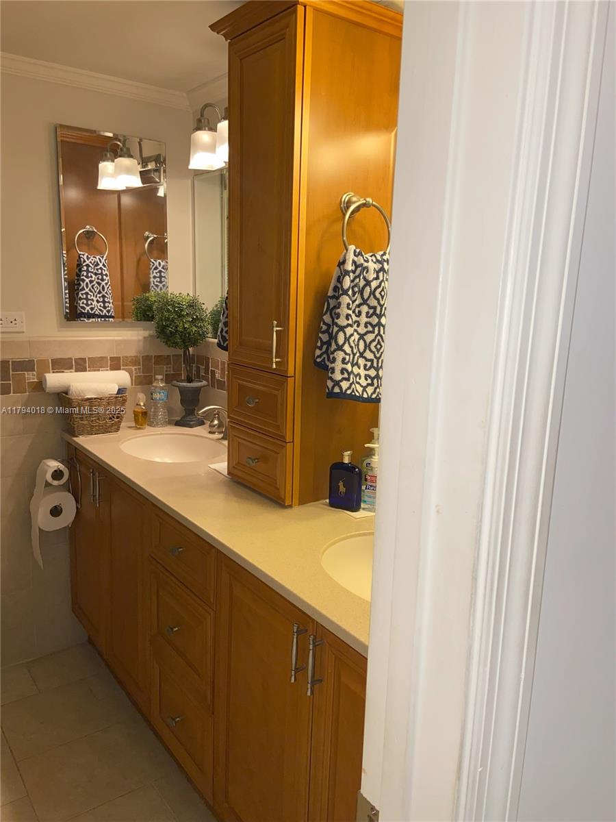 PARKER DORADO CONDO - Residential