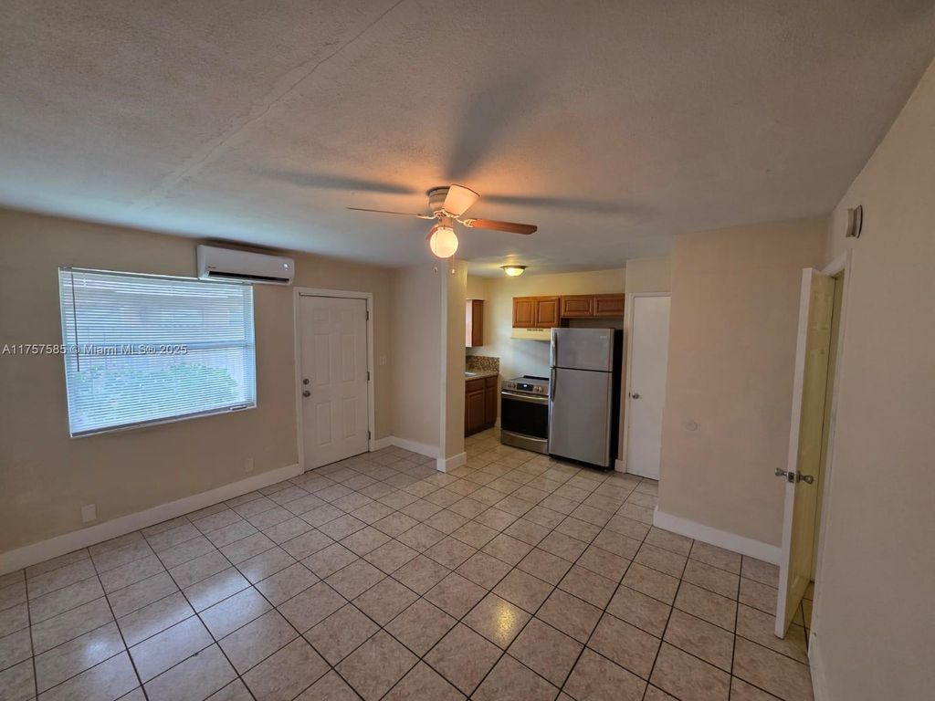 Photo of 1816 SW 11th Ct #3, Fort Lauderdale, FL 33312 (MLS # A11757585)