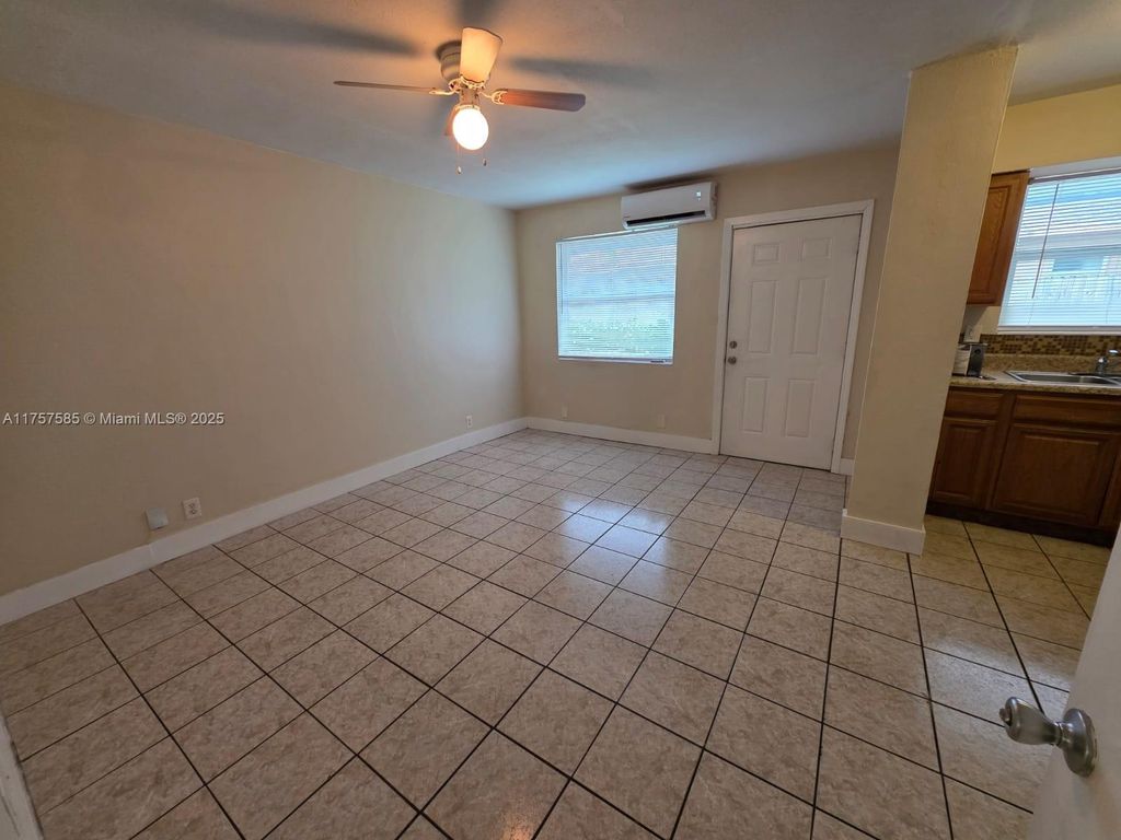 Photo of 1816 SW 11th Ct #3, Fort Lauderdale, FL 33312 (MLS # A11757585)