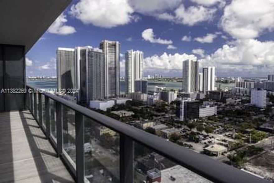 Hyde Midtown SE corner unit on the 26th floor with wraparound balcony open kitchen and split floor plan. Unit has upgraded Developer Package - Kitchen w paneled appliances - Blinds - Finished Closets and Fully Tiled Balcony 
Spa-like amenities including Pool, Tennis court, and jacuzzi. Great location, walk to everything ! Shopping, Dining, Wynwood, and the Design District.