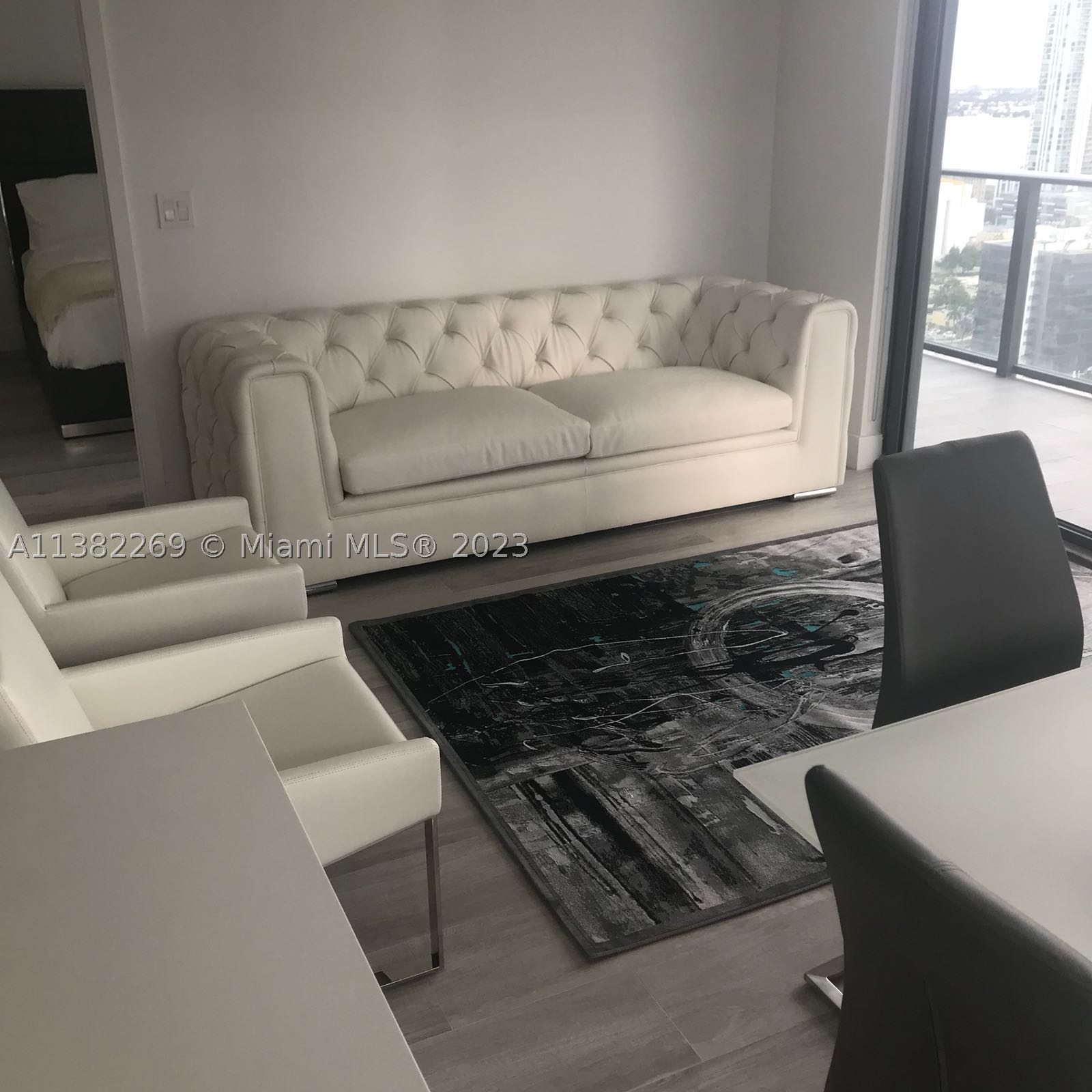121 NE 34th St 2601