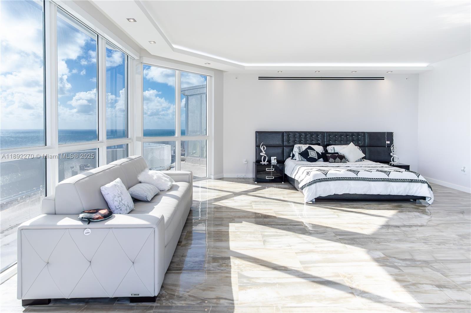 OCEANIA I CONDO - Residential
