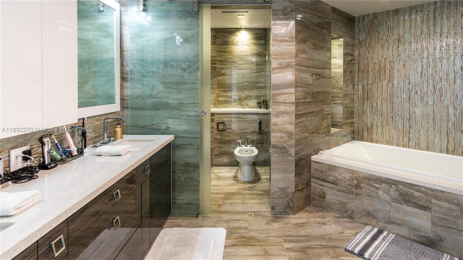 OCEANIA I CONDO - Residential