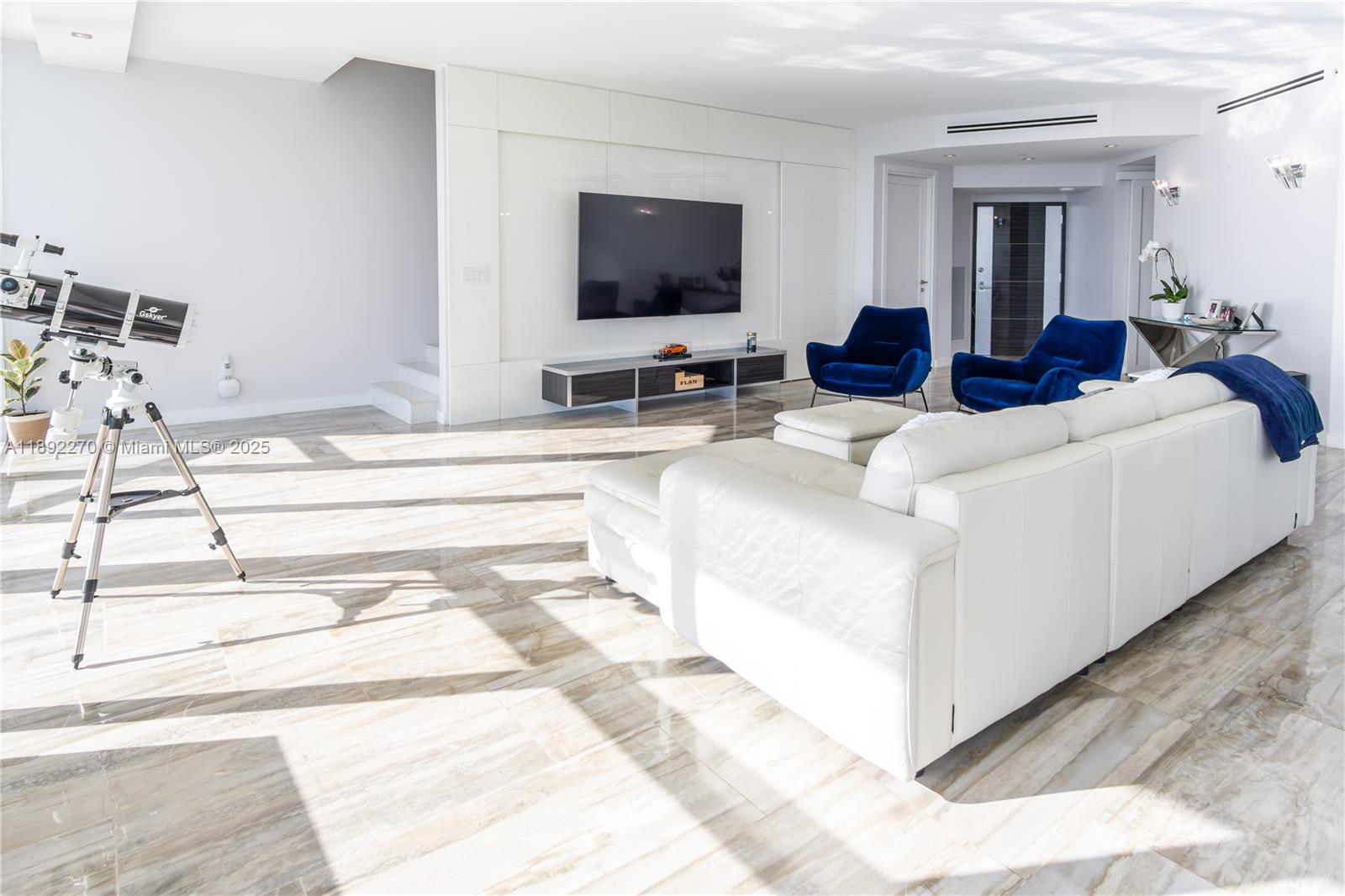 View photos, virtual tours, details... 16425 Collins Ave OS16A