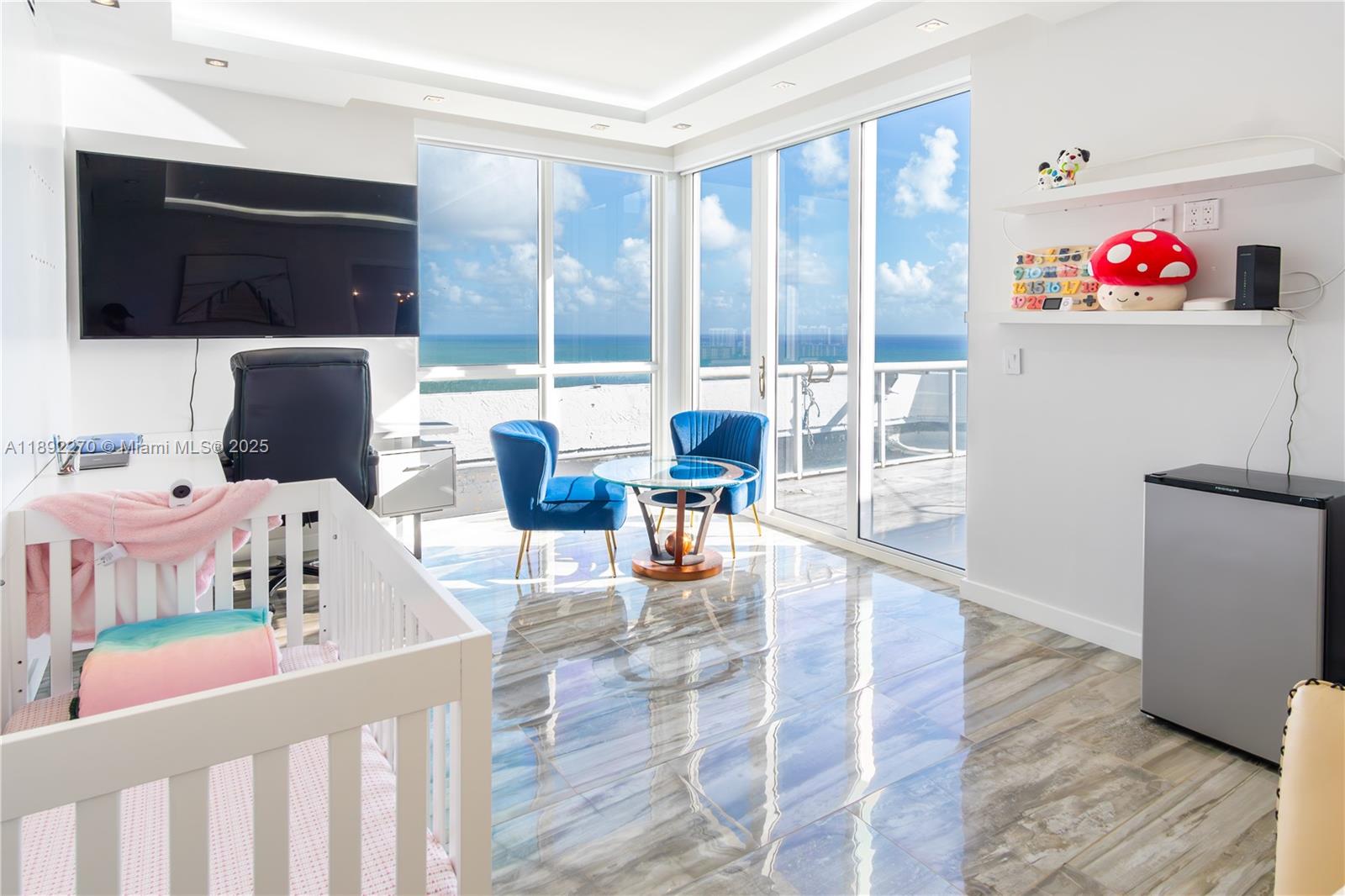 OCEANIA I CONDO - Residential