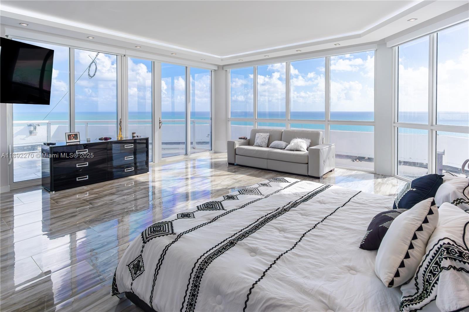 OCEANIA I CONDO - Residential