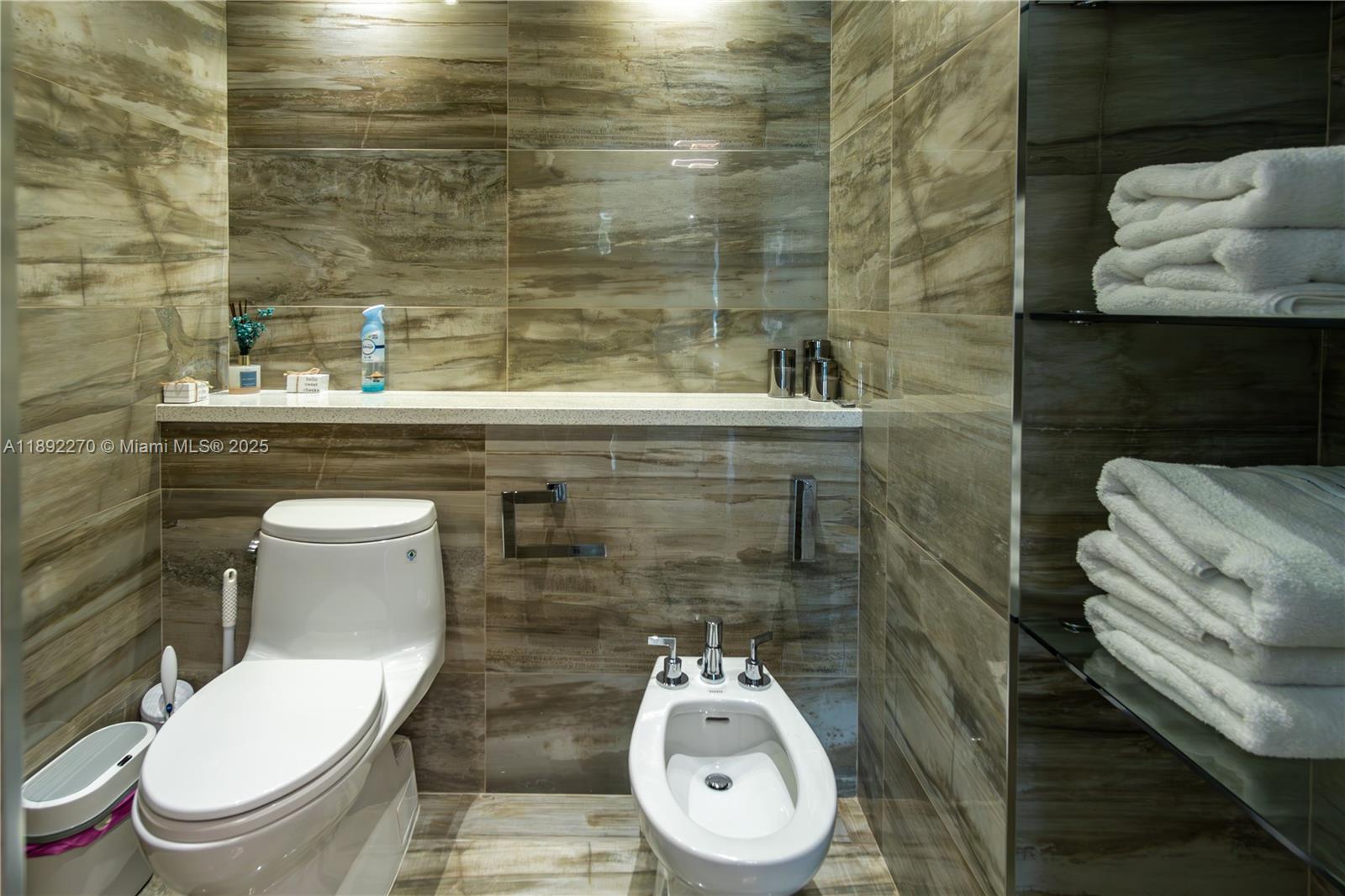 OCEANIA I CONDO - Residential