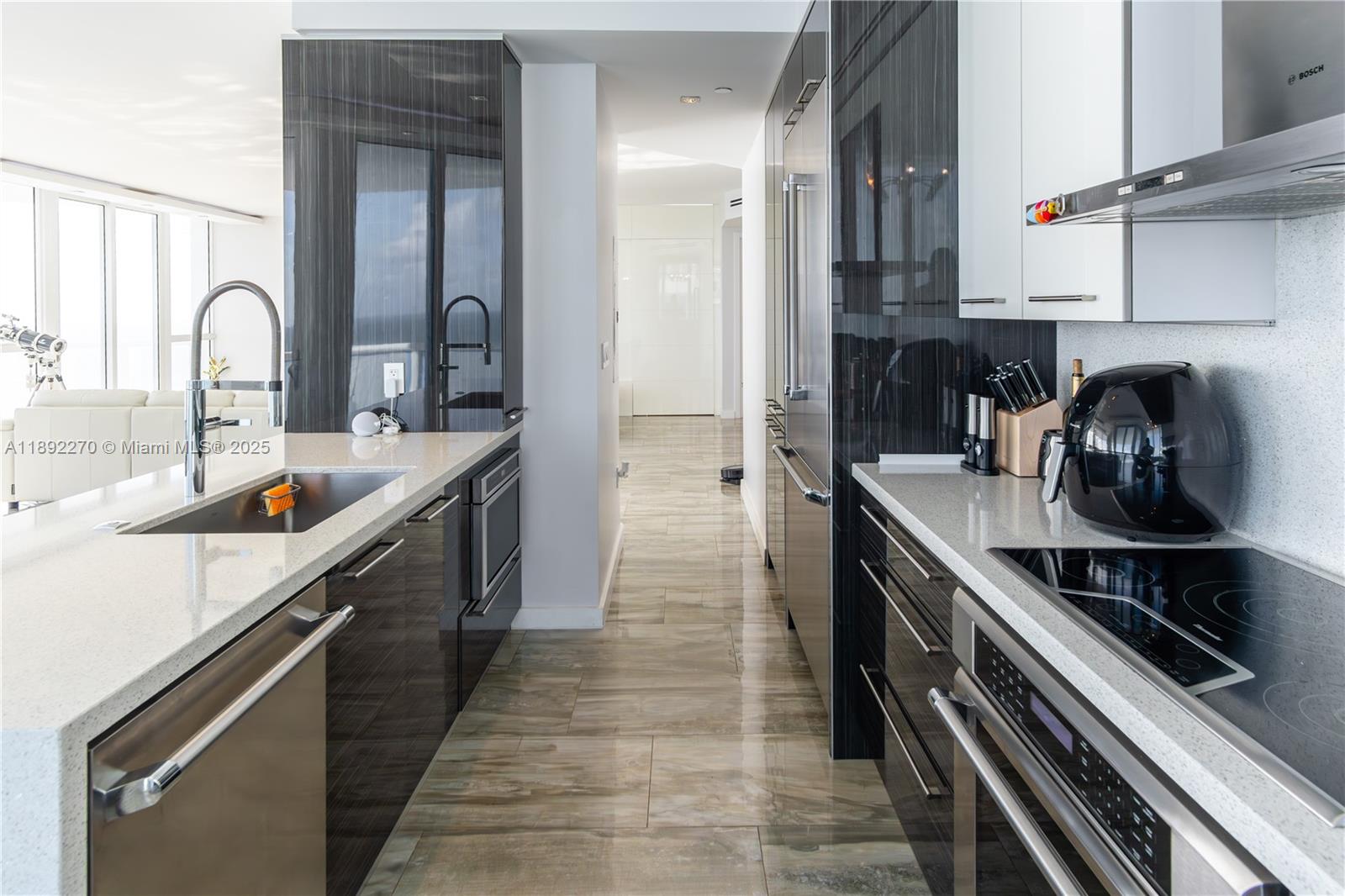 OCEANIA I CONDO - Residential