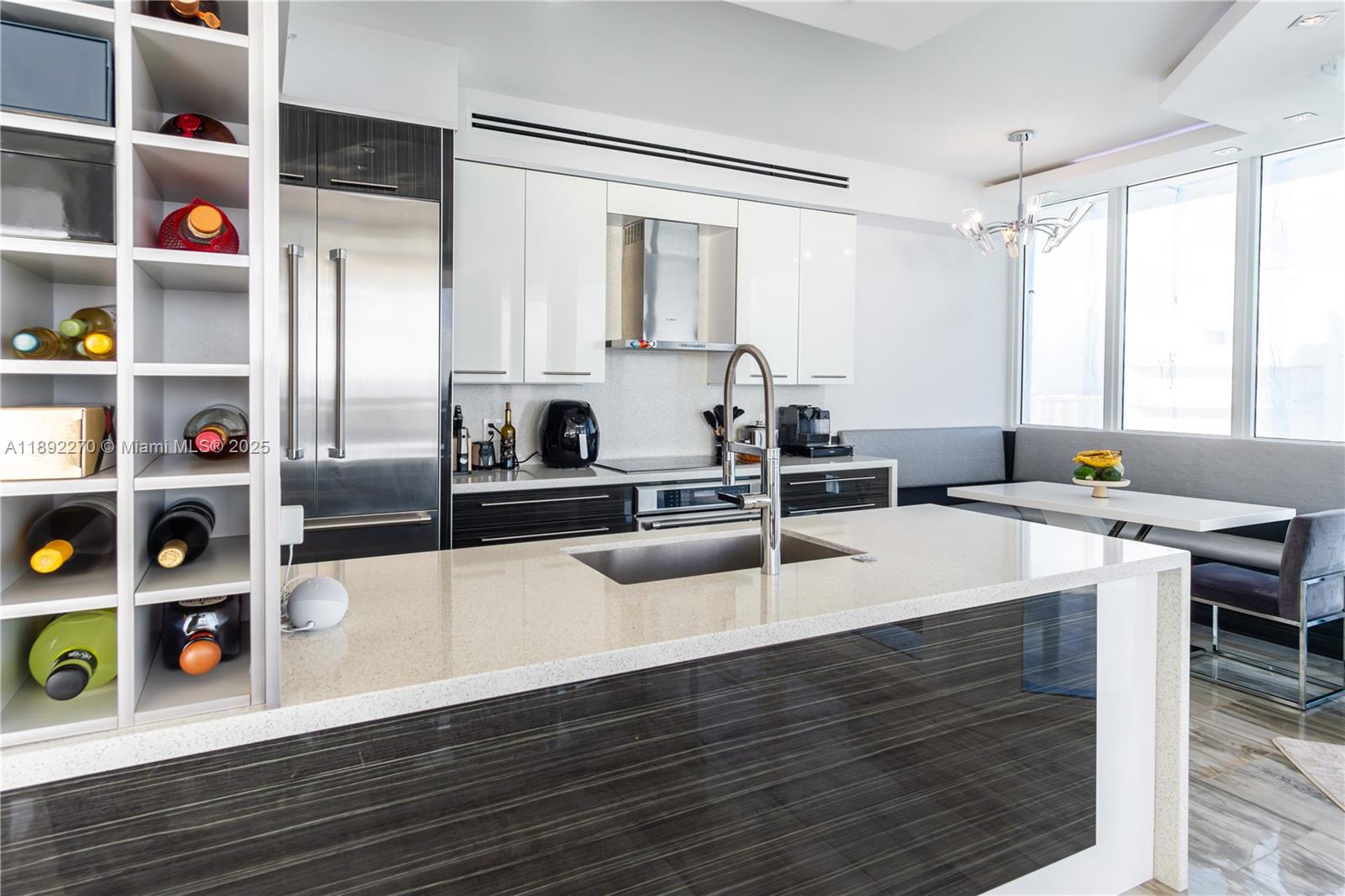 OCEANIA I CONDO - Residential