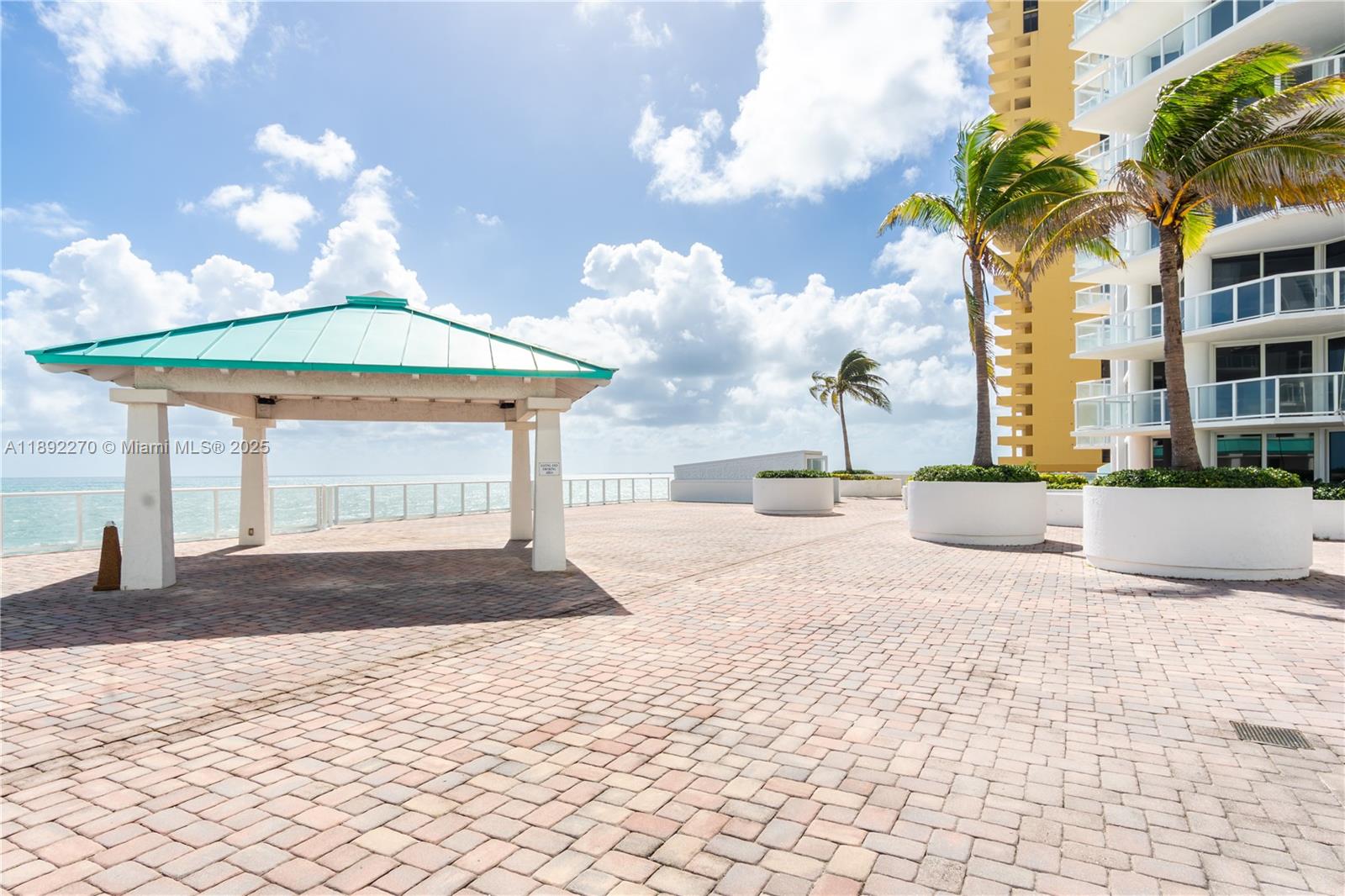 OCEANIA I CONDO - Residential