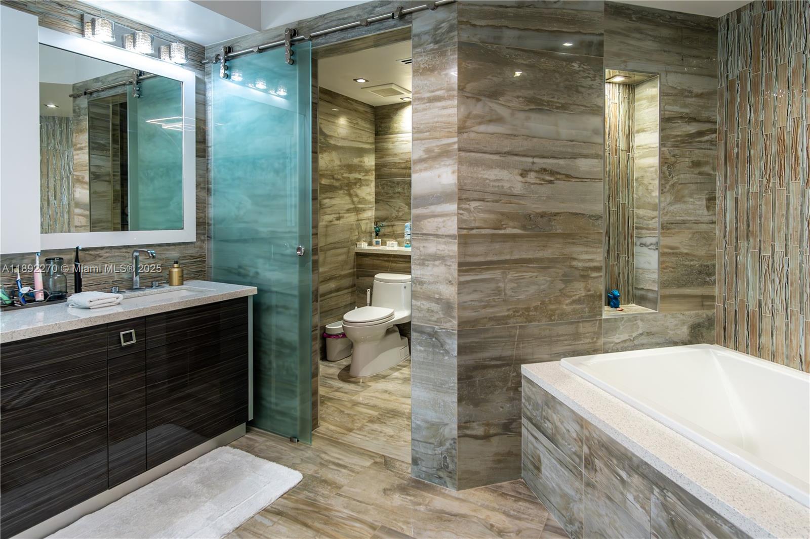 OCEANIA I CONDO - Residential
