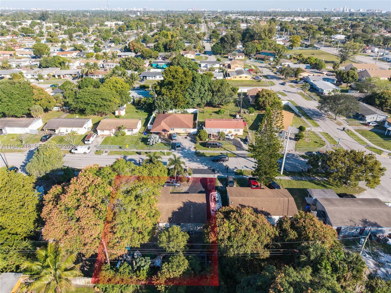 ROYAL PALMS PARK - Residential