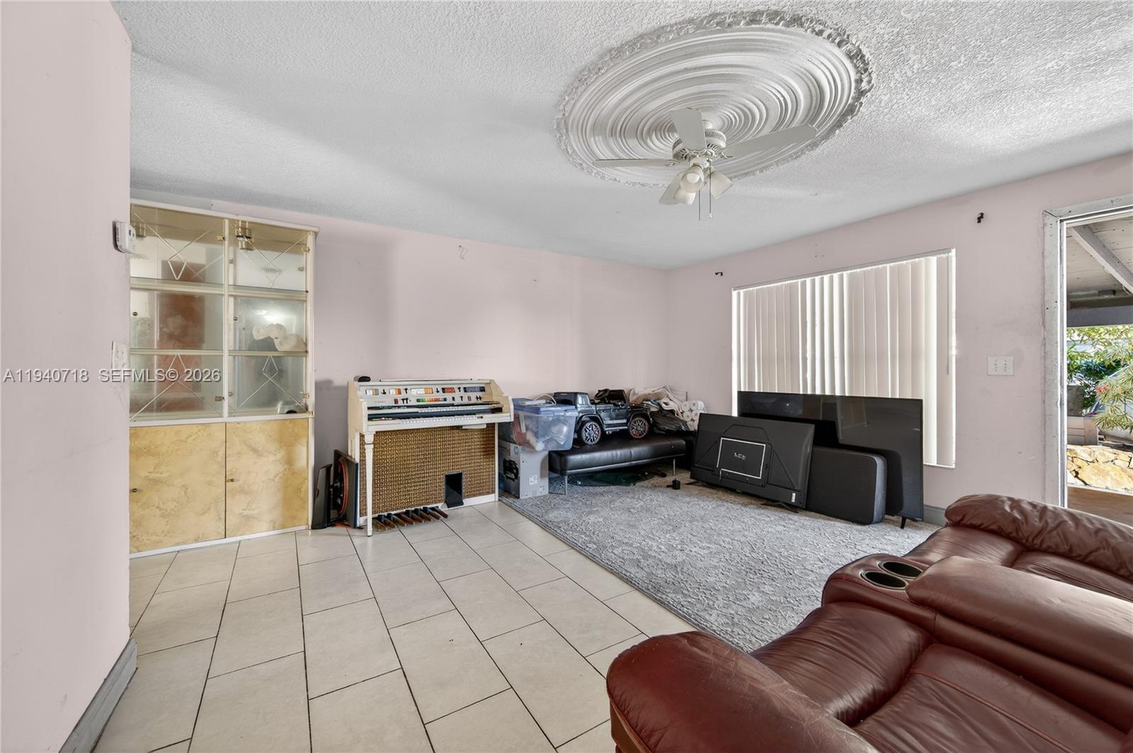 ROYAL PALMS PARK - Residential