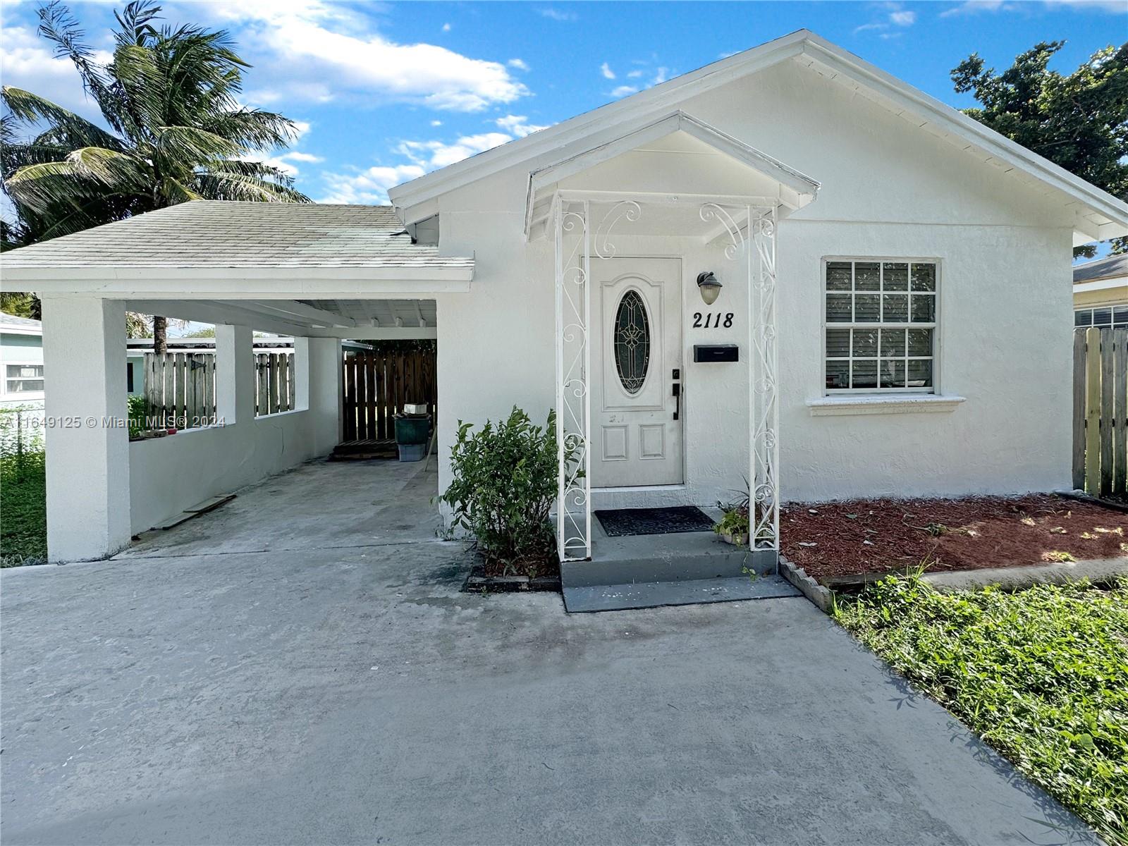 Photo 1 of 2118 Cleveland St St, Hollywood, Florida, $450,000, Web #: 11649125