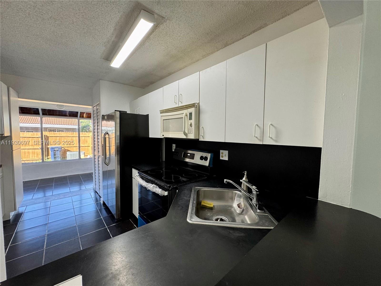 BARCLAYS ESTATES - Residential Lease