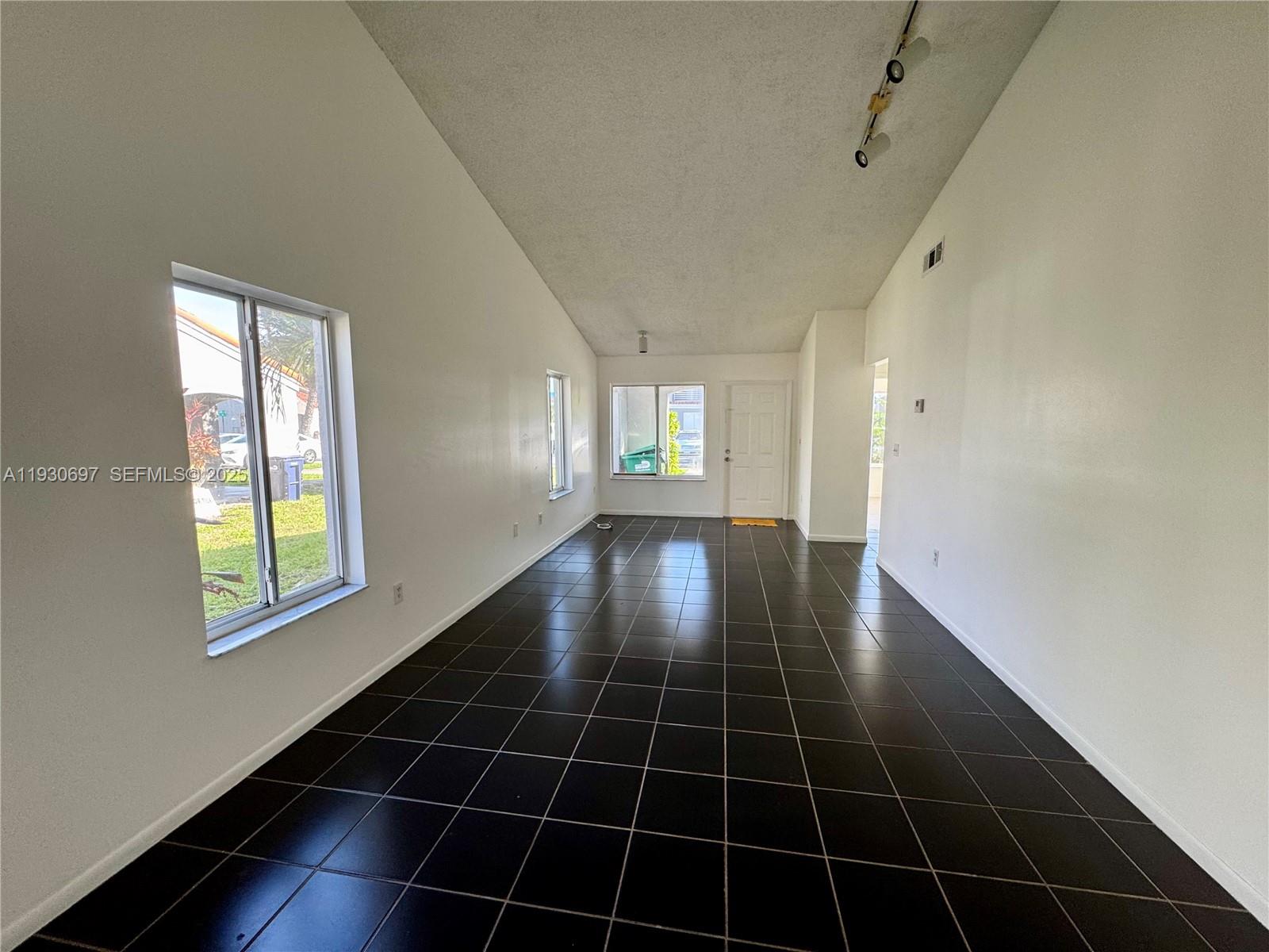 BARCLAYS ESTATES - Residential Lease