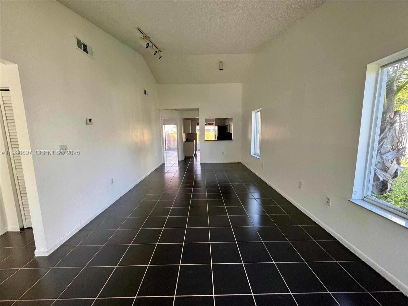 BARCLAYS ESTATES - Residential Lease