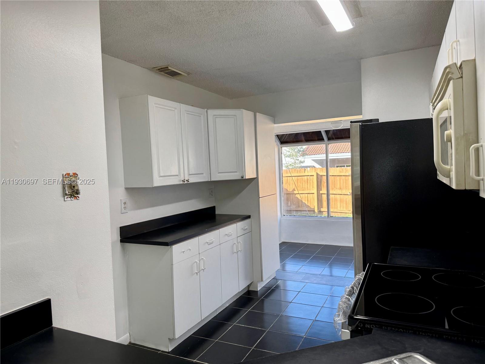 BARCLAYS ESTATES - Residential Lease