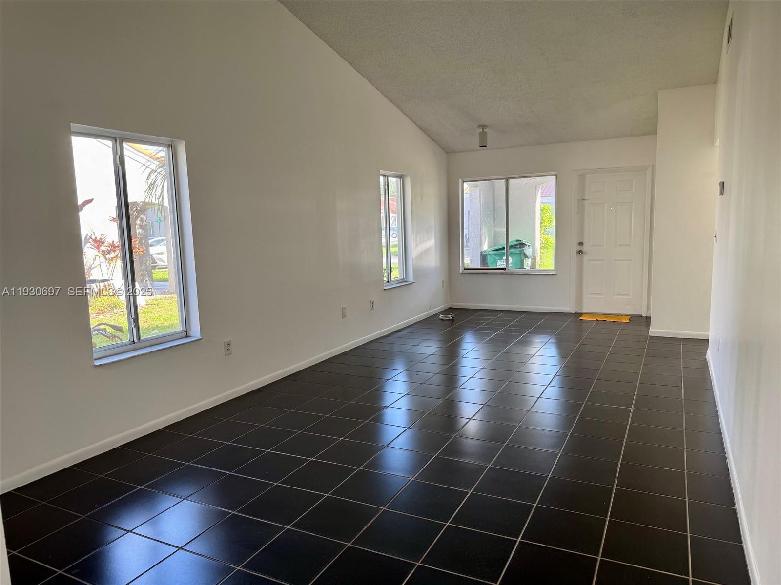 BARCLAYS ESTATES - Residential Lease