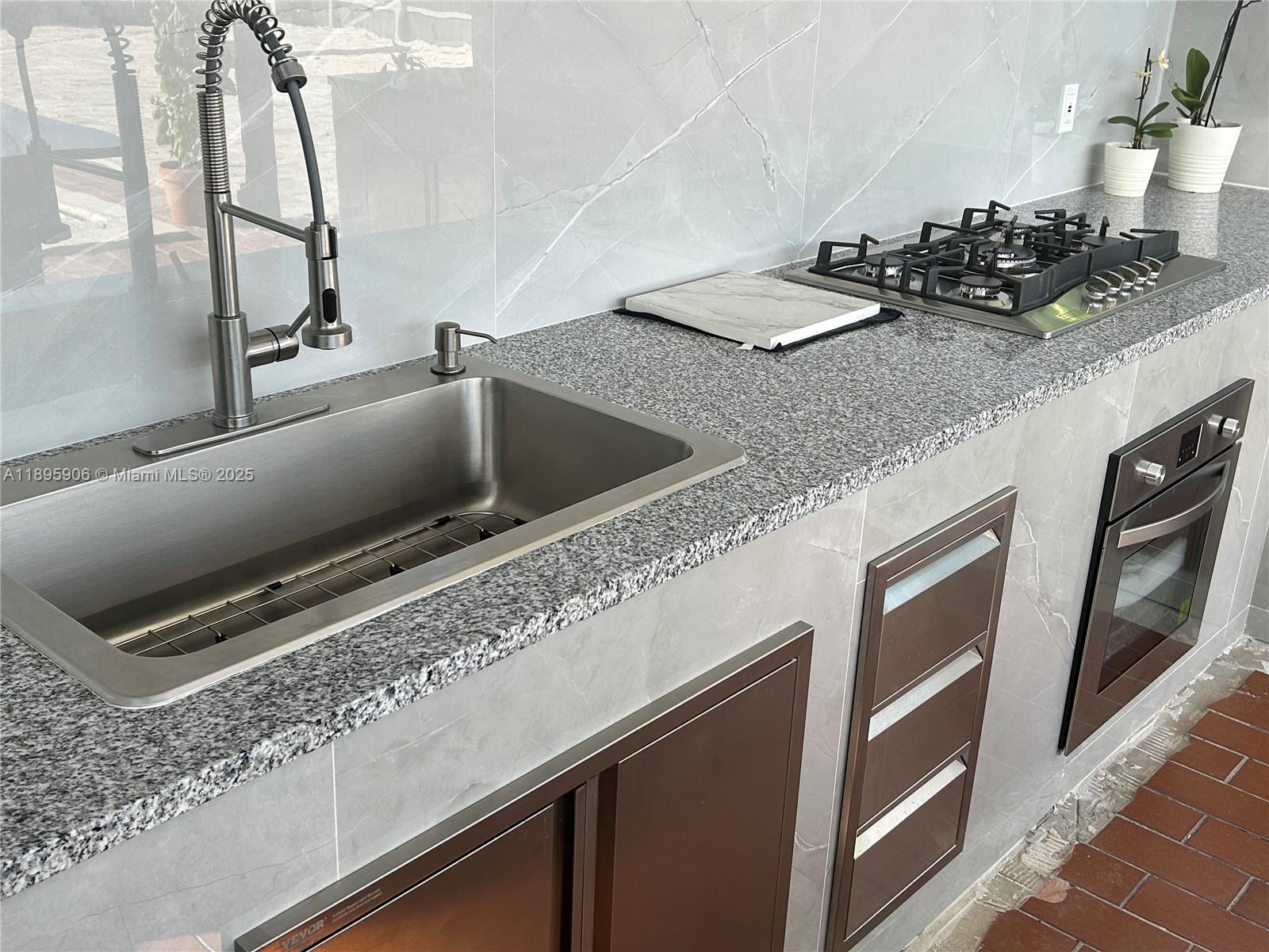 CORAL PARK ESTATES SEC 3 - Residential